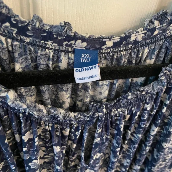 Old Navy Blouse Tall - Picture 2 of 4